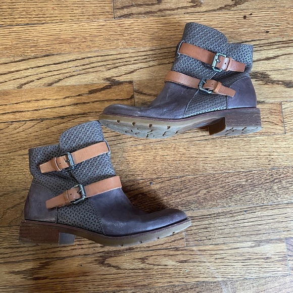 Sofft Brown Leather Slip On Combat Moto Buckle Strap Ankle Boots B409 - Picture 8 of 8